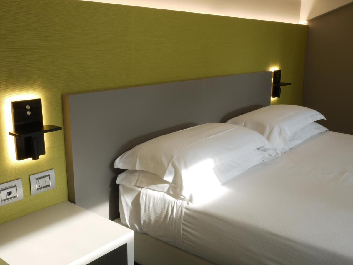Rb Del Teatro&Apartaments Имола Экстерьер фото