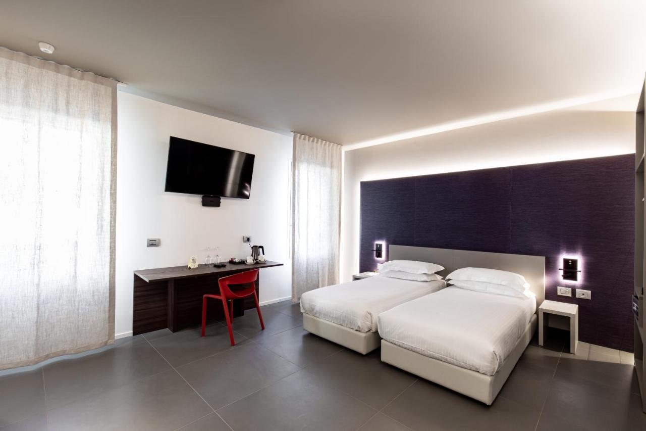 Rb Del Teatro&Apartaments Имола Экстерьер фото